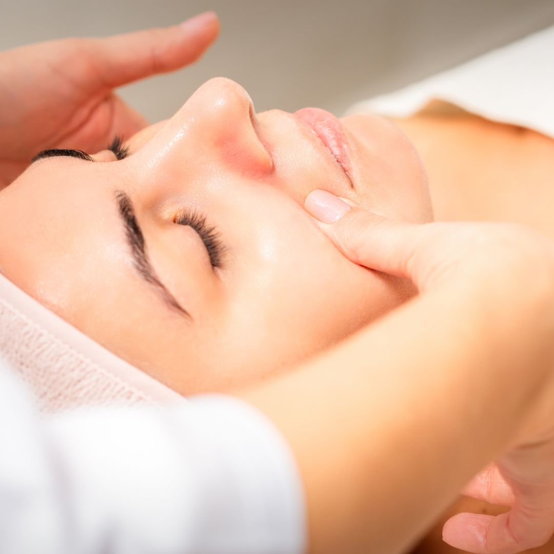 Holistisk Japansk Lifting 60 min. 10 Behandlinger