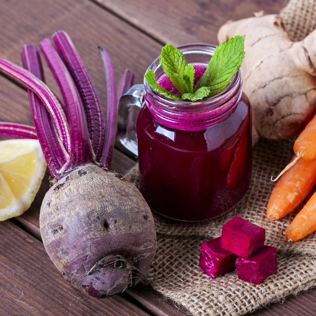Rød energi-juice - Rødbede og gurkemeje juice.